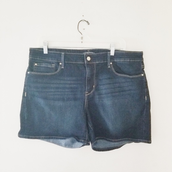 Levi's Pants - Levi's shorts